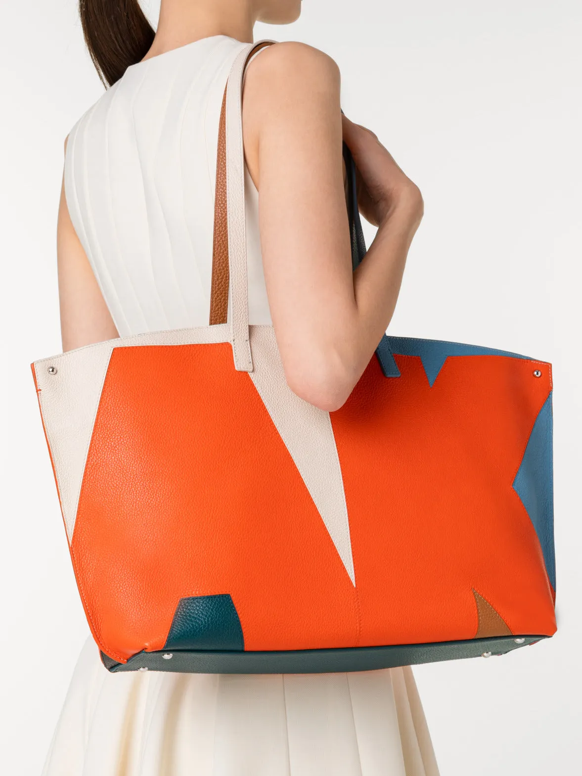 Ai Medium Shoulder Tote