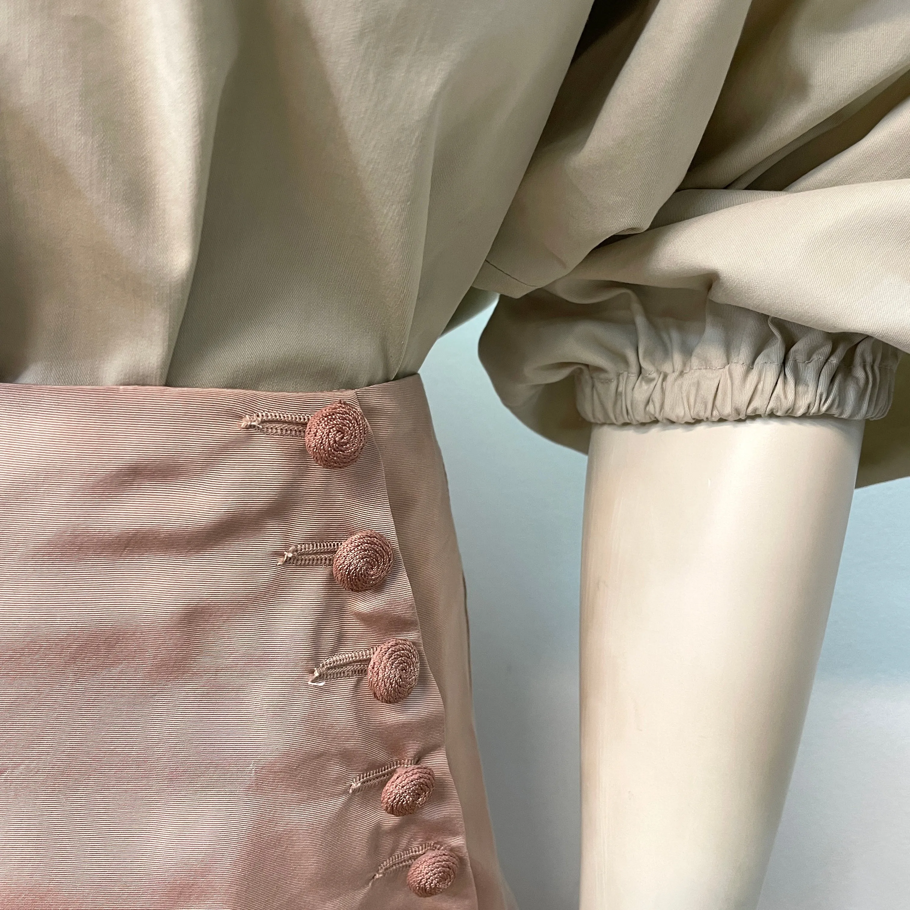 Alexander McQueen Vintage Designer Blush Pink Silk Skirt Made in Italy Size 29"