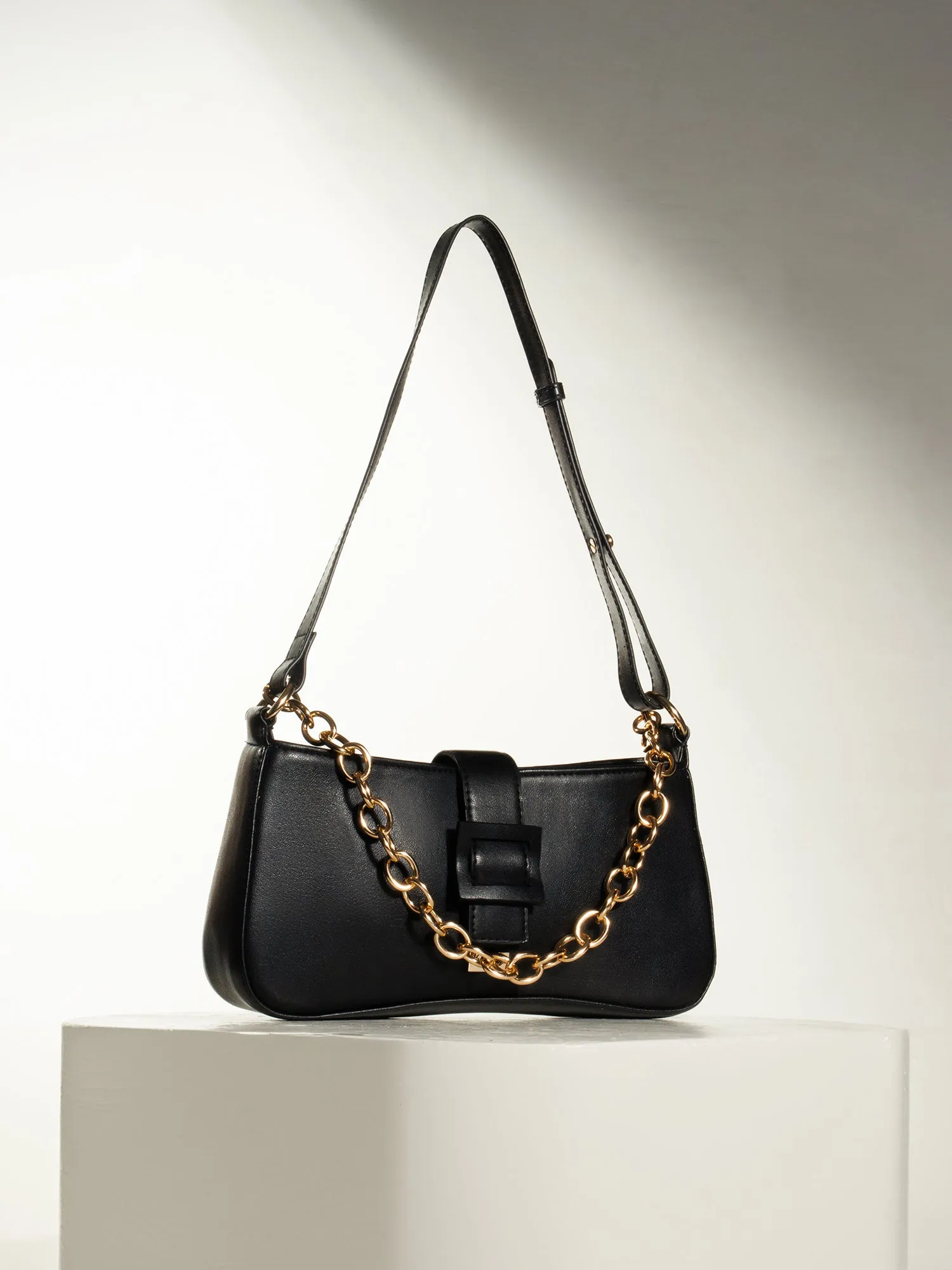 Berrylush Women Solid Black Synthetic Leather Chain Strap One-Handle Zipper-Up Shoulder Bag