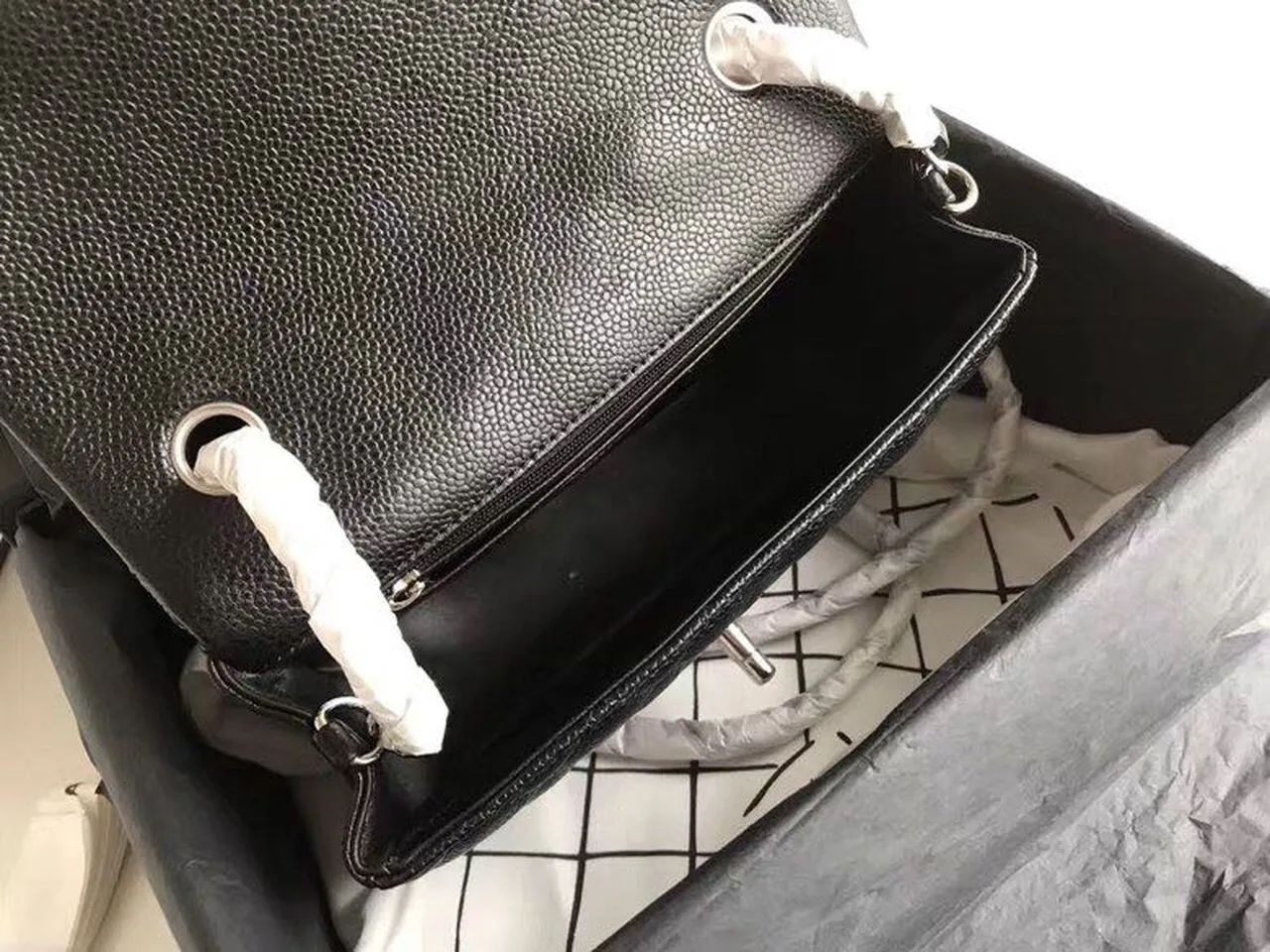 CHLSmall Classic Handbag Silver Hardware Black For Women, Women&#8217;s Bags, Shoulder and Crossbody Bags 7.8in/20cm A01113