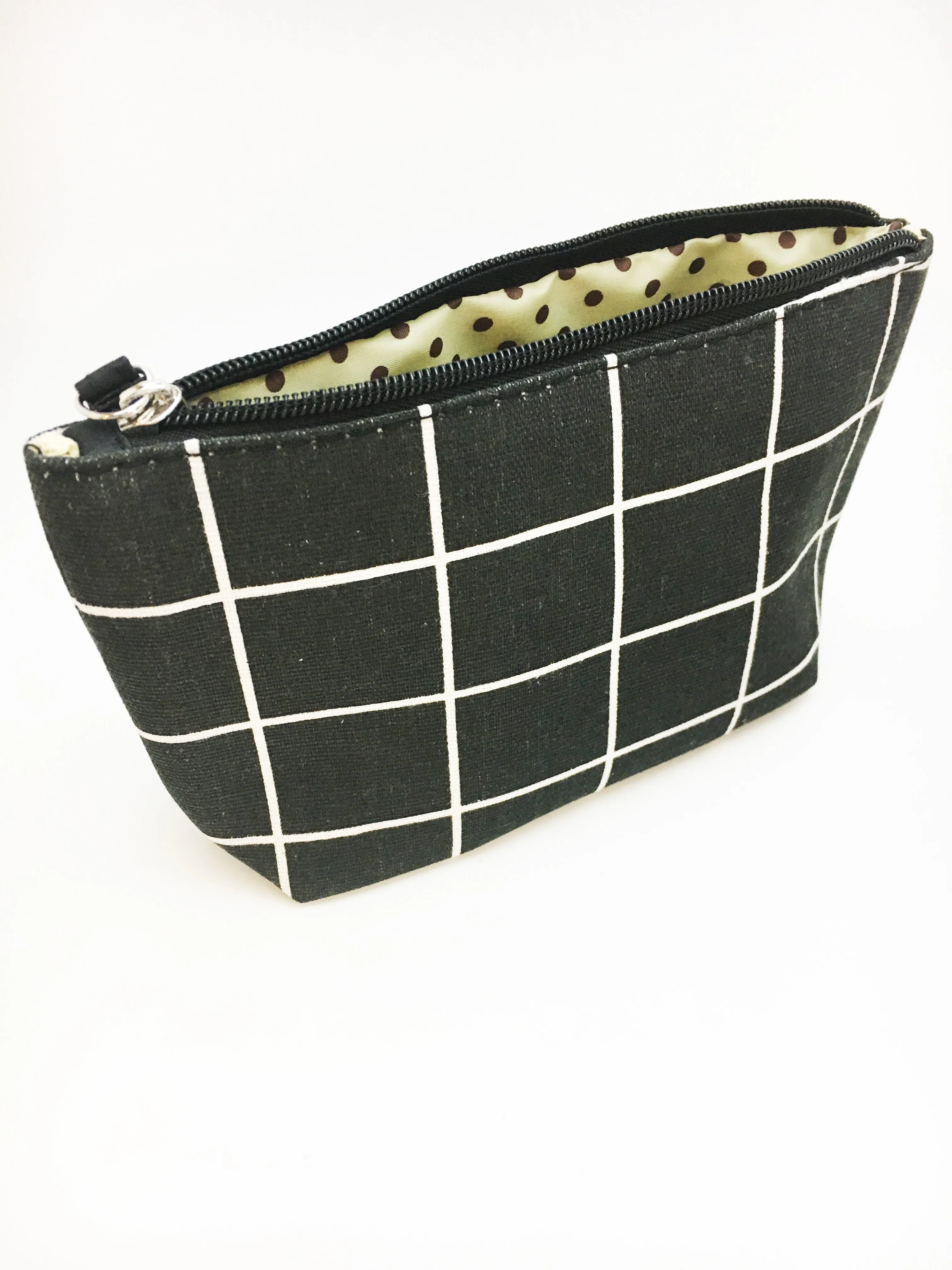 Cosmetic bag