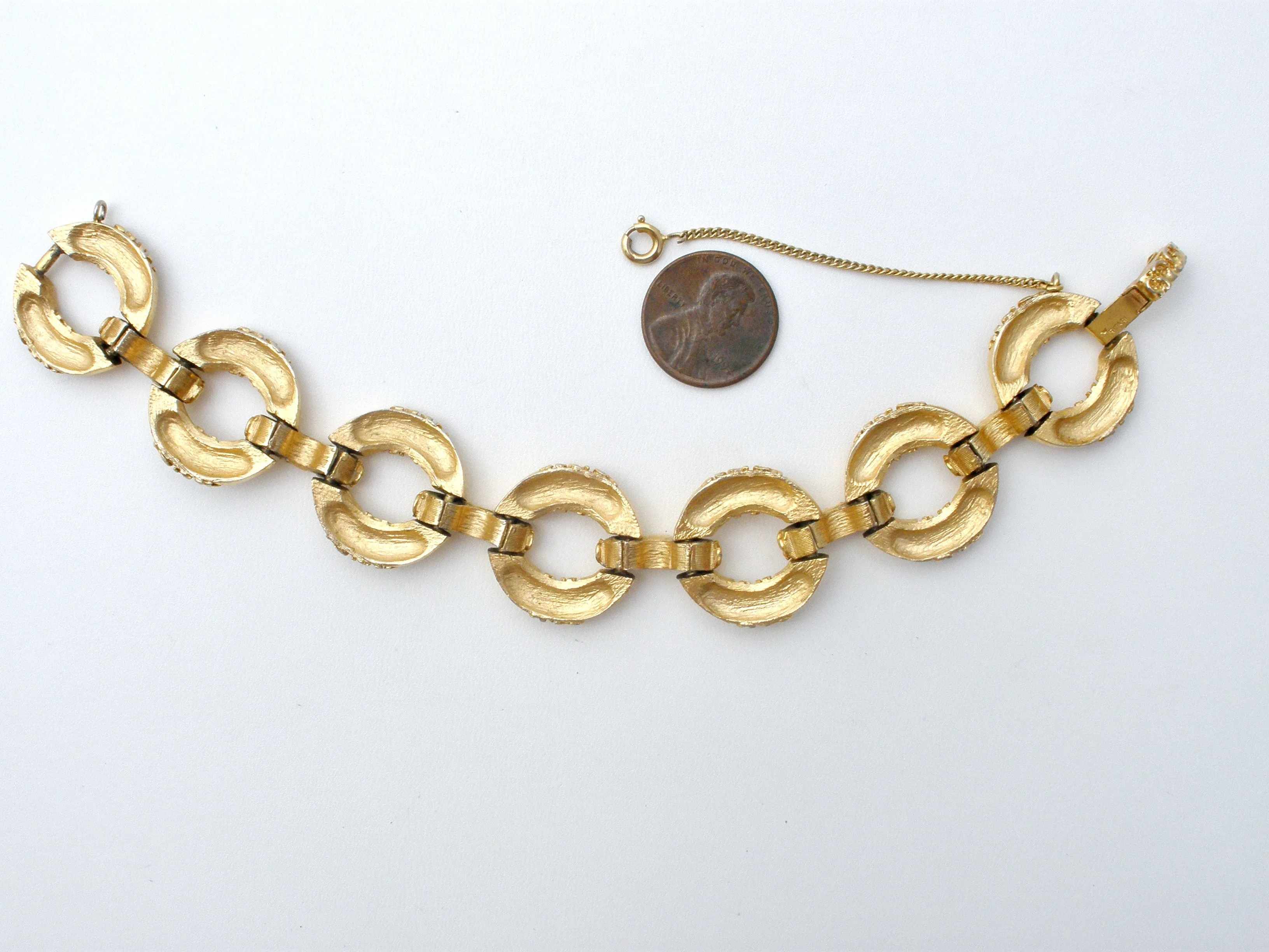 Crown Trifari Gold Tone Link Bracelet 7" Vintage