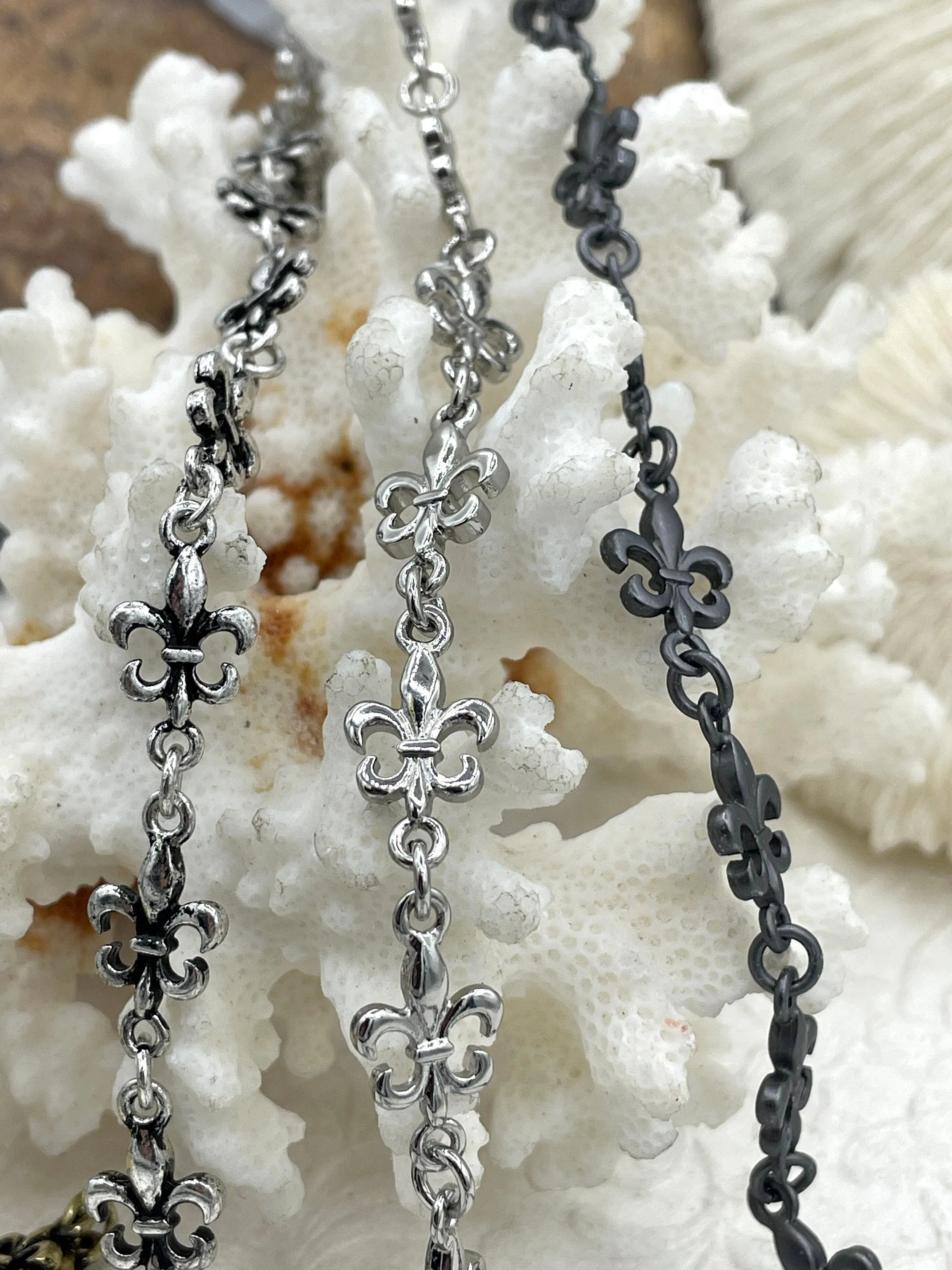 Fleur De Lis Cable Chain, Sold by the foot, 6 Finishes Available, 13mm Fleur De Lis, Electroplated Zinc Alloy, Fleur De Lis Chain, Fast ship