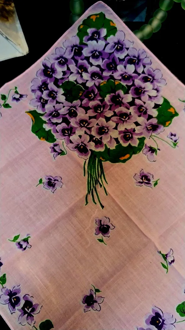 *VINTAGE BOUQUET OF VIOLETS  ON PINK HANDKERCHIEF - SO DAINTY & FEMININE!