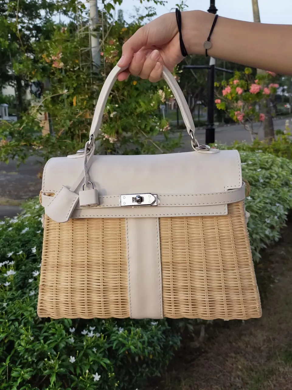 White genuine leather - Handmade wicker bag, Medium size (31cm)